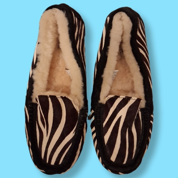 UGG Zebra Print Moccasins Sherpa/Wool Women's Size 9 - Picture 4 of 15